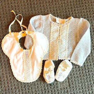 Beautiful sweater set 6-12 months